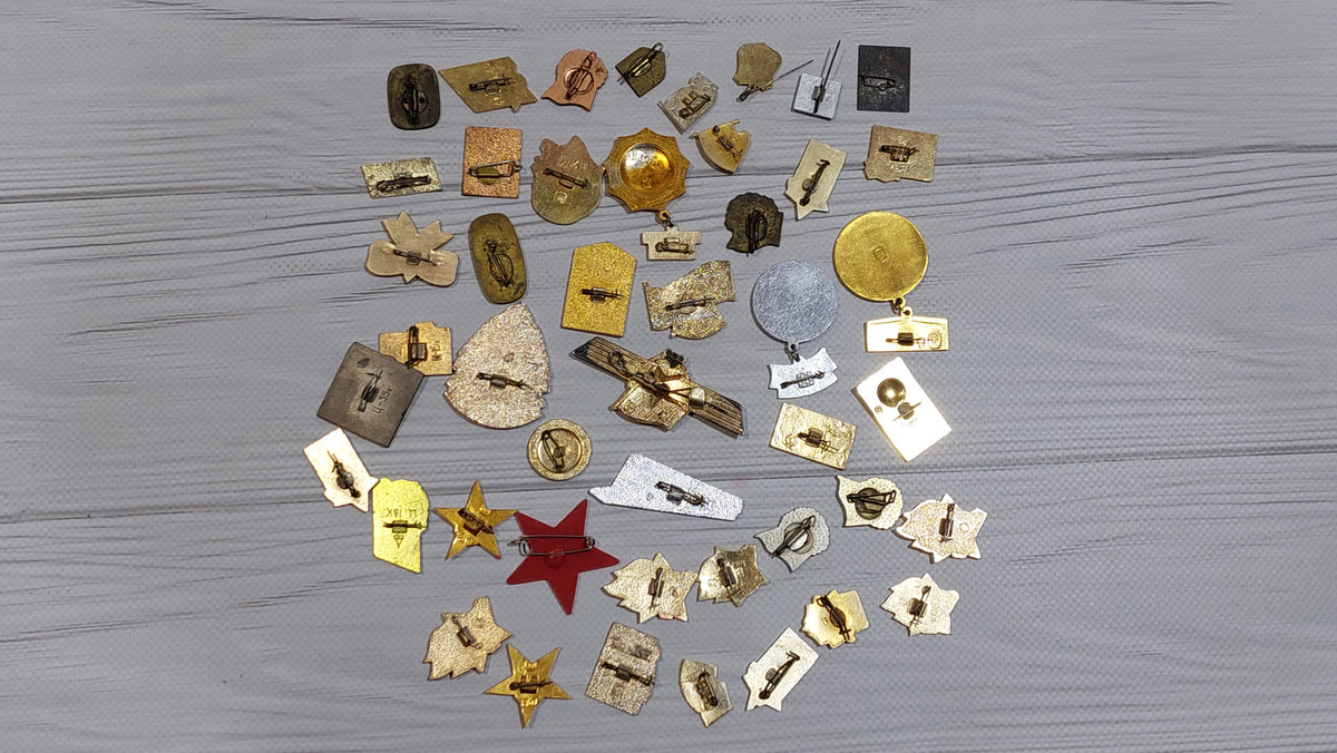 Icons. For vintage backpacks, jackets, hats, caps, uniforms. 46 pieces. Delivery takes 14-35 days. To Australia 60 days