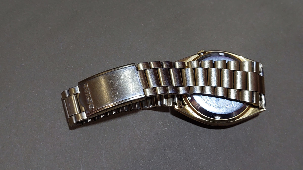Old SEIKO 5 Men's Watch, Vintage Japanese Mechanical Automatic Wristwatch.