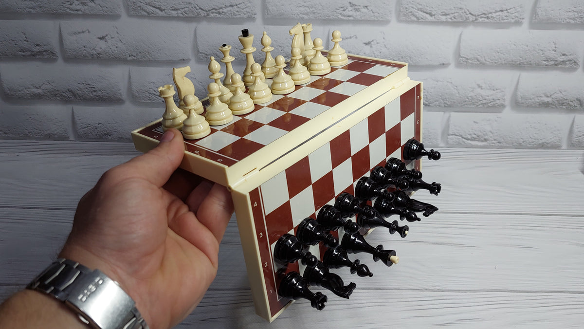 Soviet pocket magnetic chess set, 1970, in good condition. Very rare original chess set in a leatherette case!