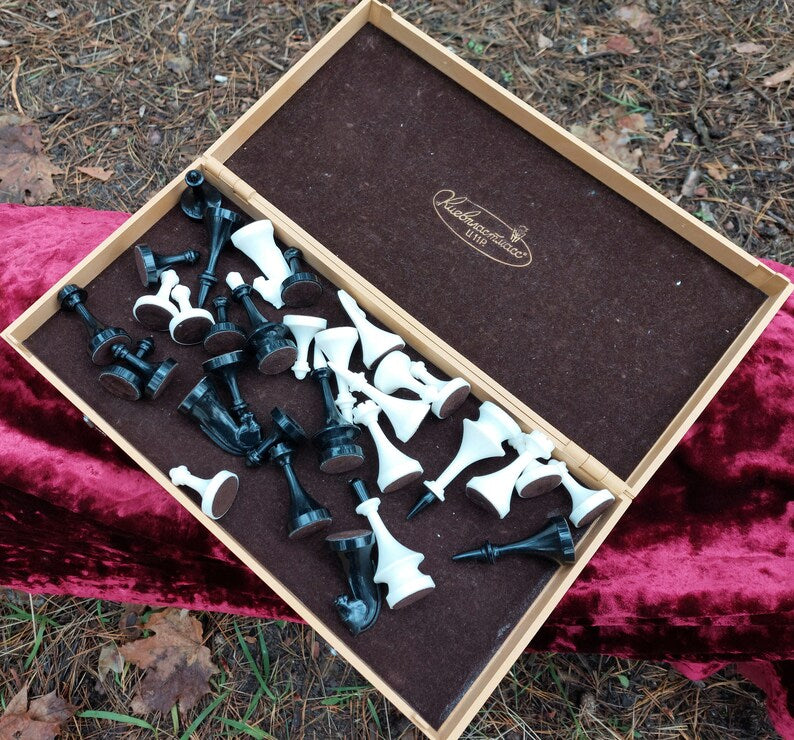 Vintage plastic souvenir chess set - Kievplastmass, Beautiful chess set with plastic board, Amazing chess set, Soviet chess set