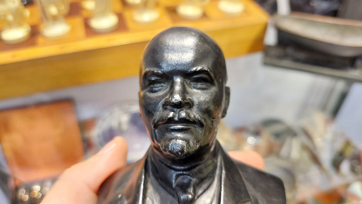 bust of Lenin 1962