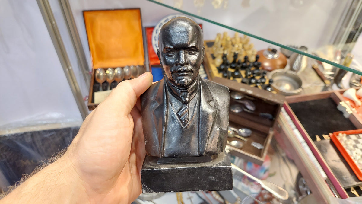bust of Lenin 1962