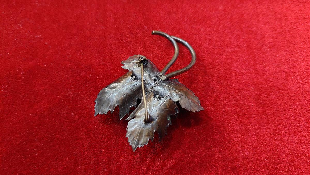 Vintage maple leaf brooch