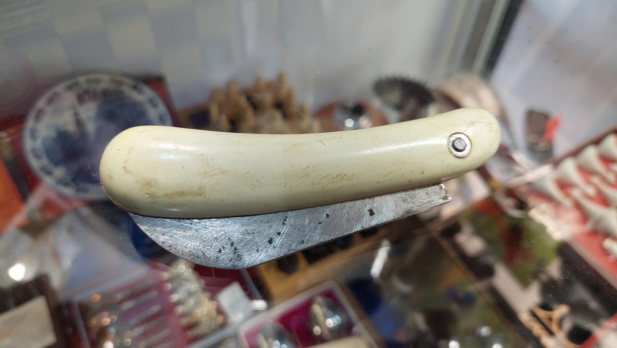 Soviet Vintage Sanitary Folding Knife. Garden