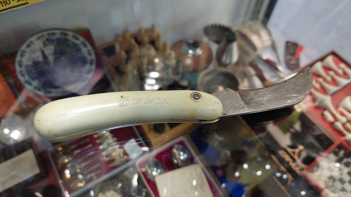 Soviet Vintage Sanitary Folding Knife. Garden