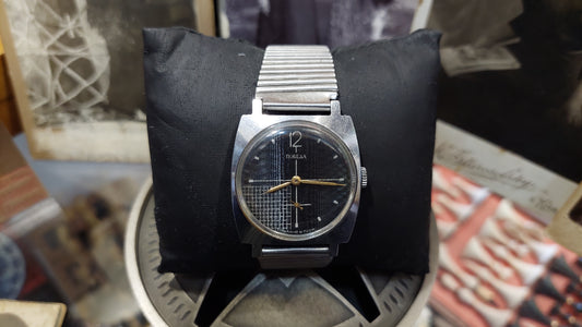 Soviet vintage watch Pobeda 1980s. (Victory), Vintage mechanical wristwatches, USSR Men's watches Retro, Soviet rare wristwatches