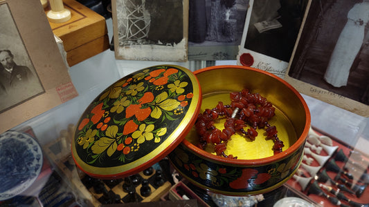 BOX.Handmade Jewelry Box, Kashmiri Papier Mâché Jewelry Box, Unique Papier Mâché Jewelry Box, Real Enamel Lacquered Jewelry Box, Handmade Papier Mâché Jewelry Box.