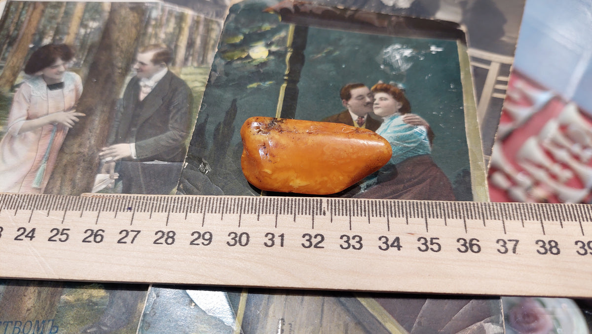 Small amber brooch, natural Baltic amber pin, vintage, USSR, 50s, gemstone jewelry.