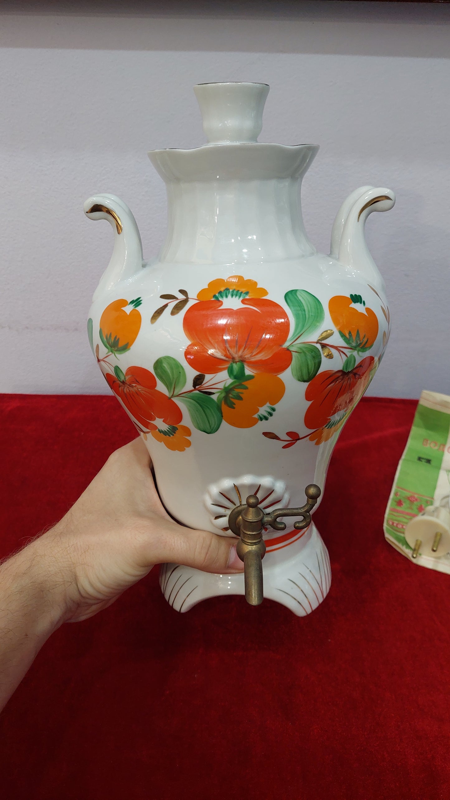 Soviet porcelain samovar. hand painted samovar. Soviet samovar. samovar. electric samovar.THE USSR. electric samovar.kettle. vintage samovar