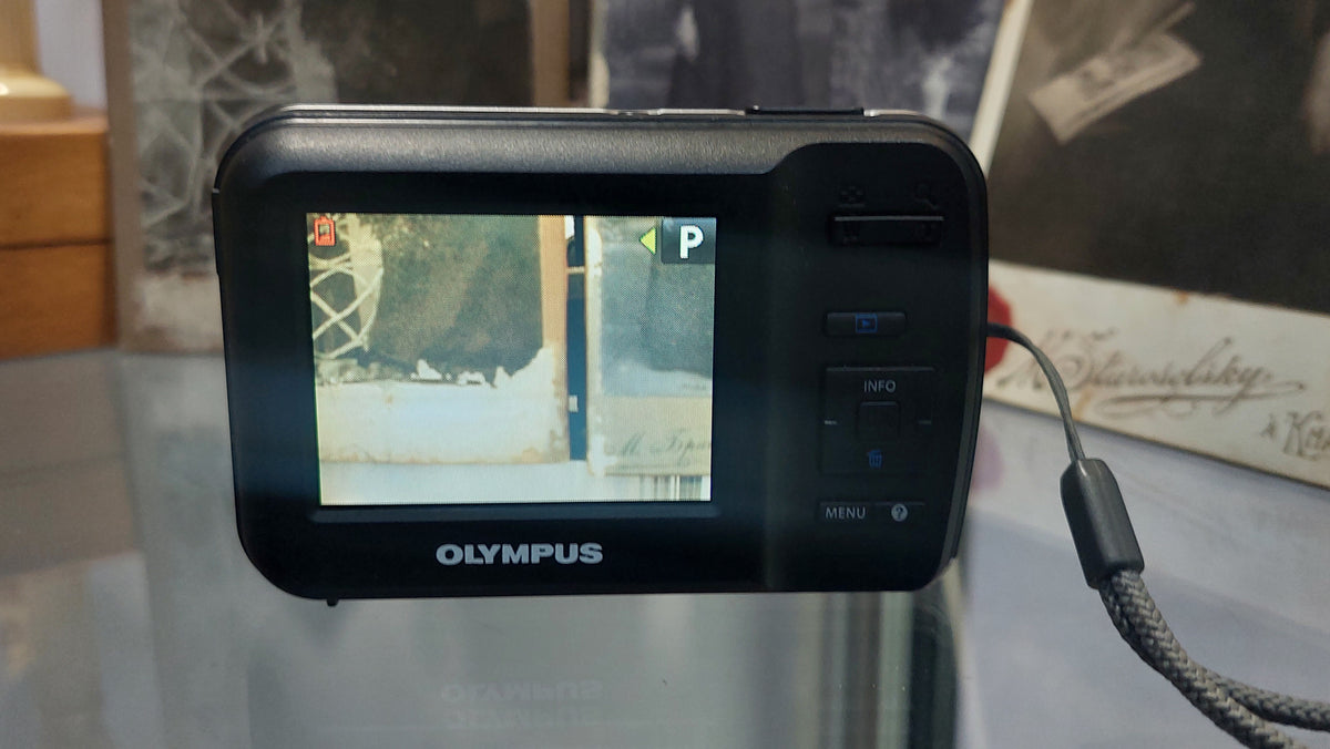 Excellent digital camera Olympus T-10 silver