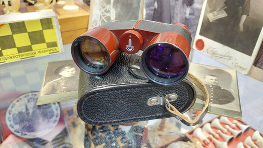 Vintage Collectible Retro USSR Metal Binoculars USSR for Opera, Theater, Sports 4x. Beautiful theatrical optics from the Soviet era. 1970 style.