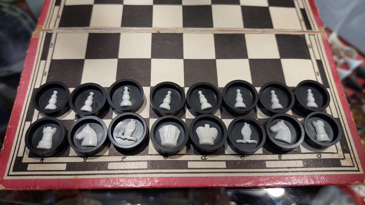 Ukrainian travel chess Kievplastmass.