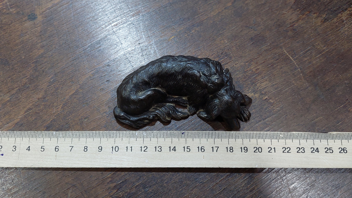 Figurine Lying setter
