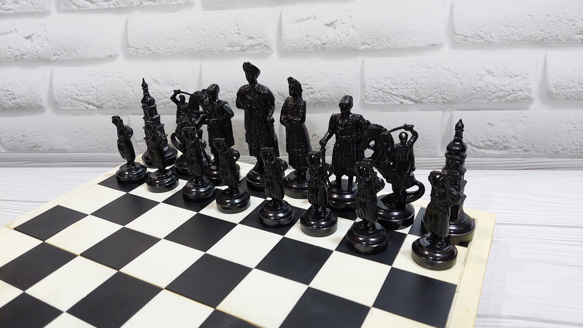 CHESS. Chess figures Cossack warriors Kyiv Vintage Carbolite plastic, antique