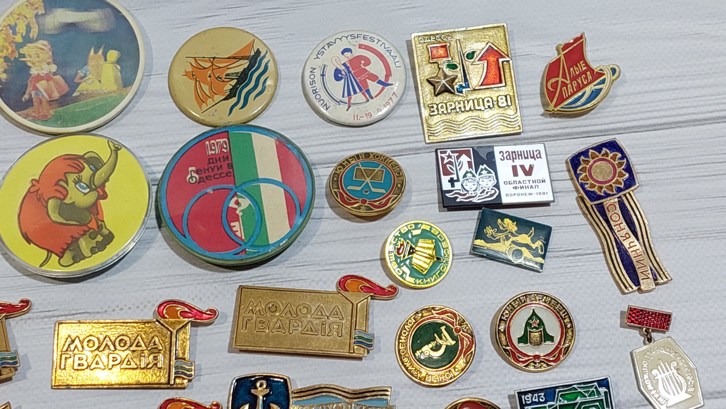 Children's badges. For vintage backpacks, jackets, hats, caps, uniforms. 88 pieces
