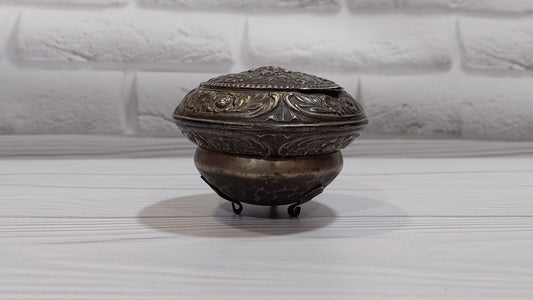 Casket. A small antique silver box on a stand. Cupronickel box.