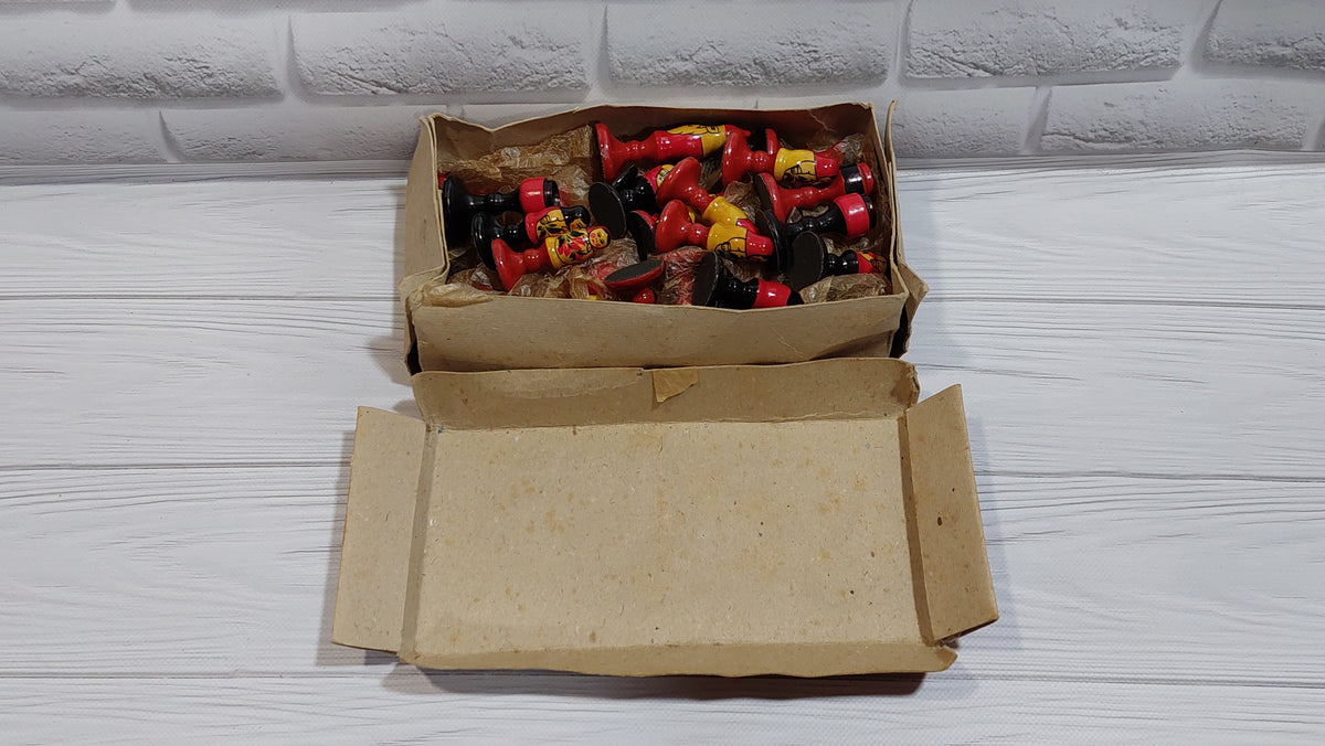 Painted chess set "Artistic" in the form of a nesting doll from 1982 in the original box in new condition. Production city Semenov.