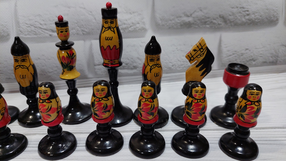 Painted chess set "Artistic" in the form of a nesting doll from 1982 in the original box in new condition. Production city Semenov.