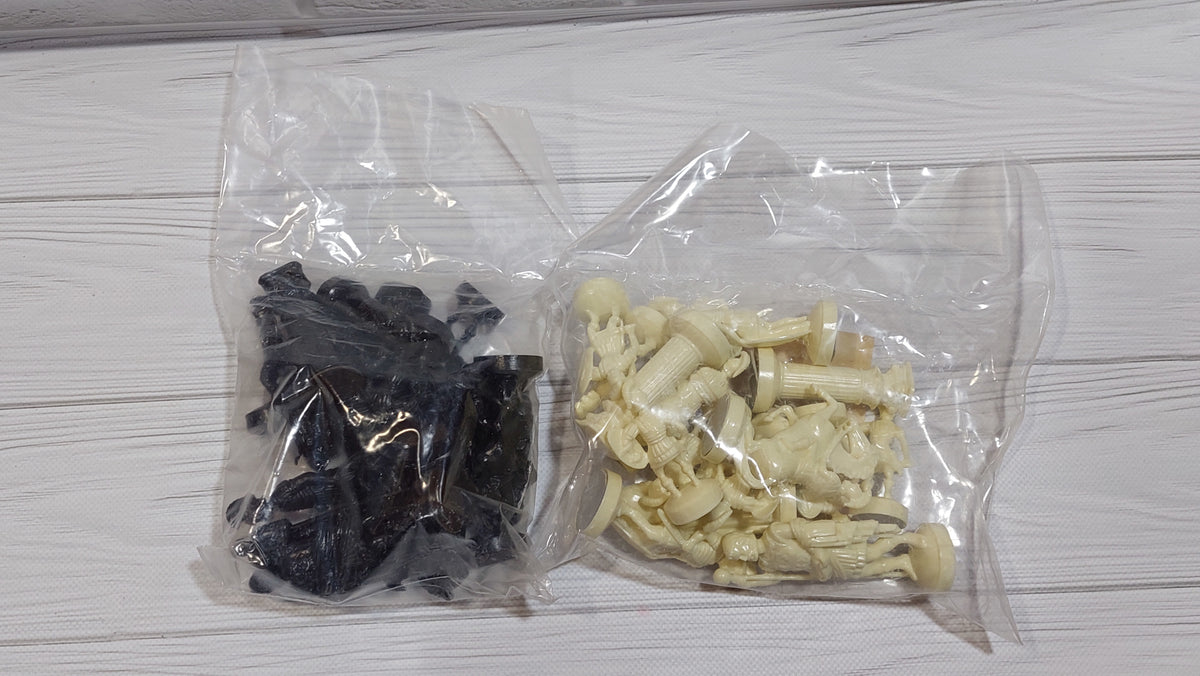 CHESS. Souvenir chess Romans, new in sealed packaging, manufactured in 1989.