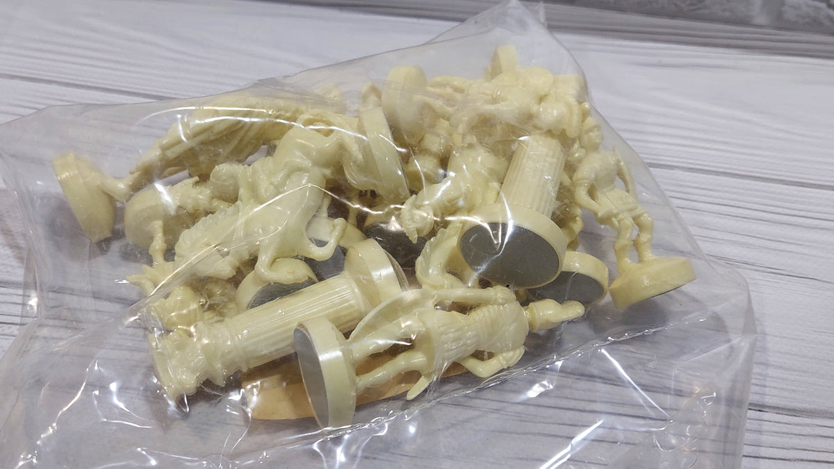 CHESS. Souvenir chess Romans, new in sealed packaging, manufactured in 1989.