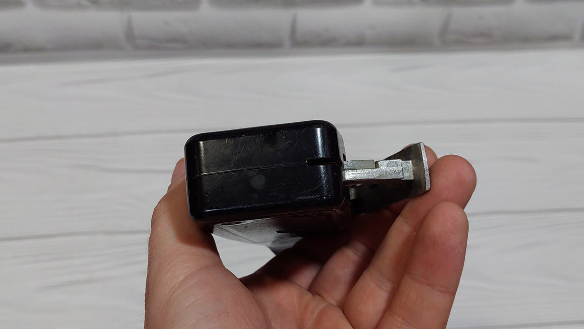 FLASHLIGHT. Vintage mechanical ZIP flashlight, electrodynamic carbolite flashlight.