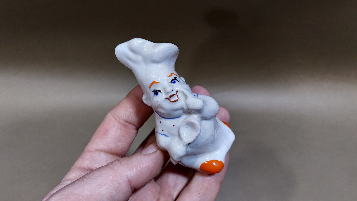 Salon COOK. Porcelain miniature figurine of a squire. Cook with a spoon. Production Gorodnitsa Ukraine