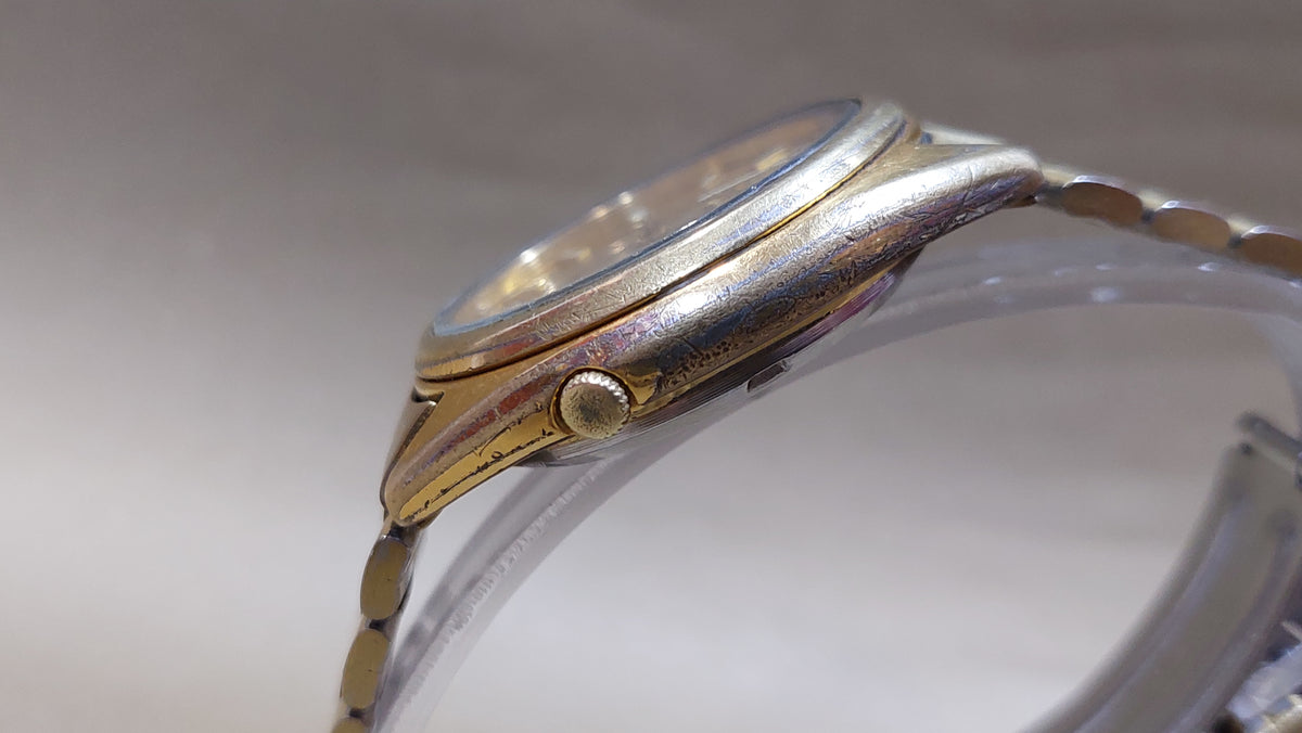Old SEIKO 5 Men's Watch, Vintage Japanese Mechanical Automatic Wristwatch.
