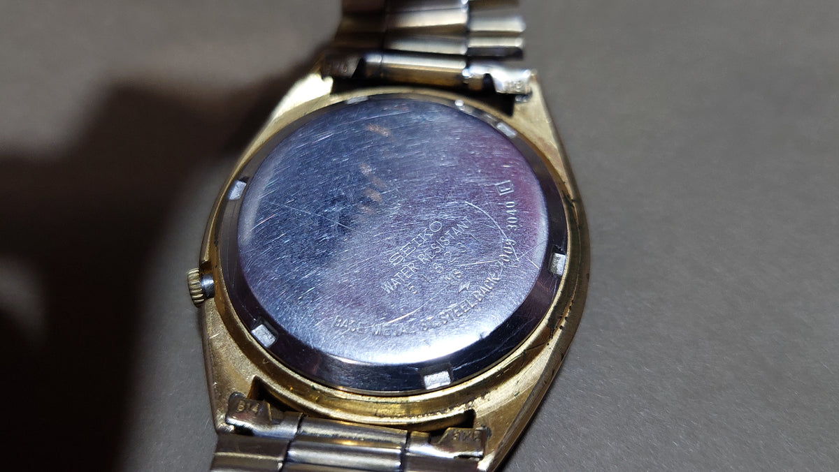 Old SEIKO 5 Men's Watch, Vintage Japanese Mechanical Automatic Wristwatch.