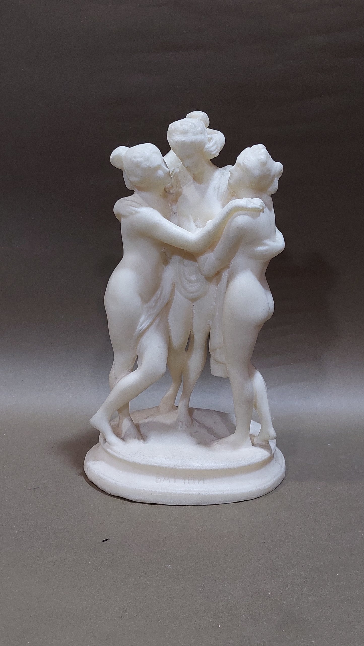 figurine of the Three Graces