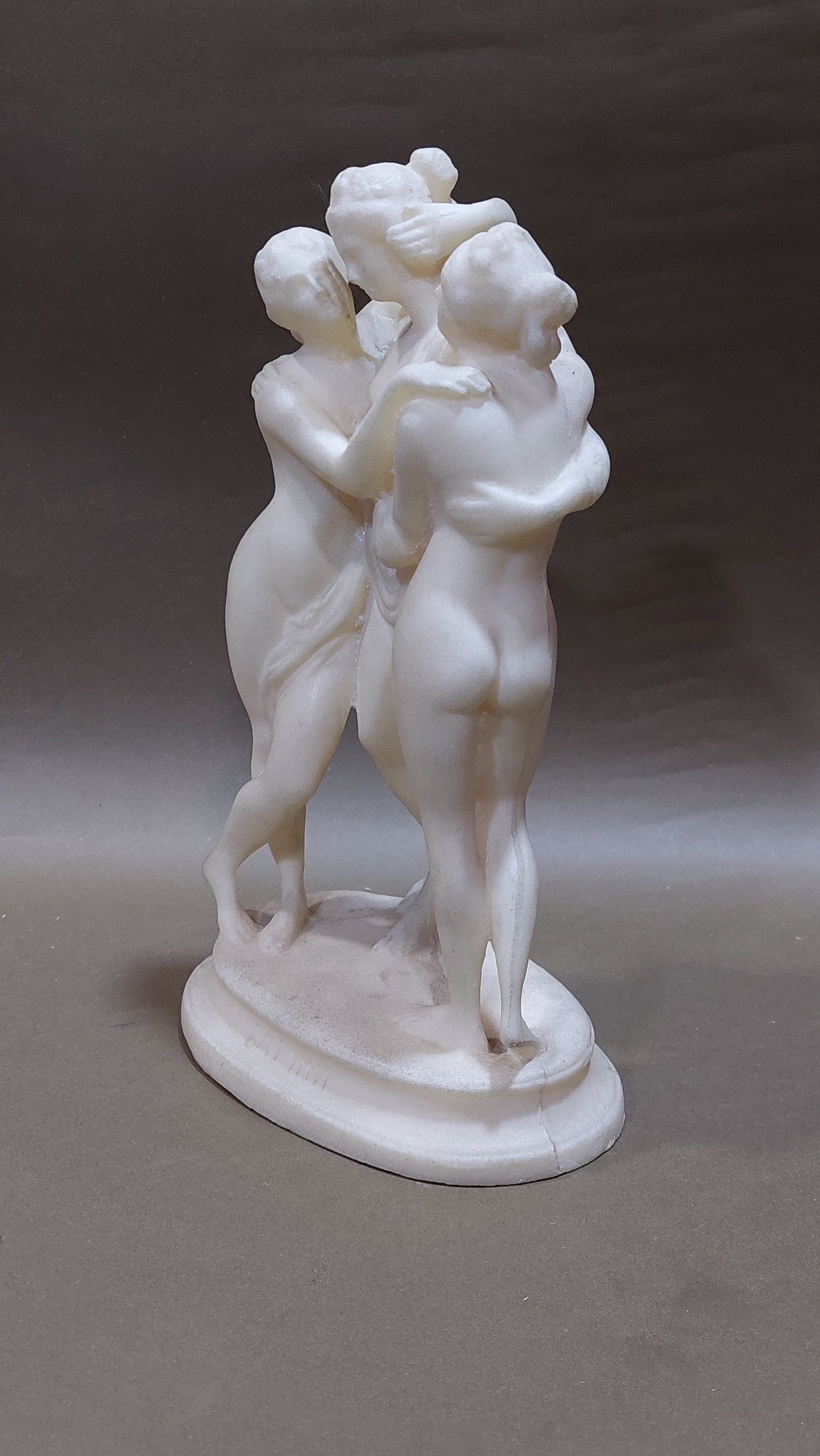 figurine of the Three Graces