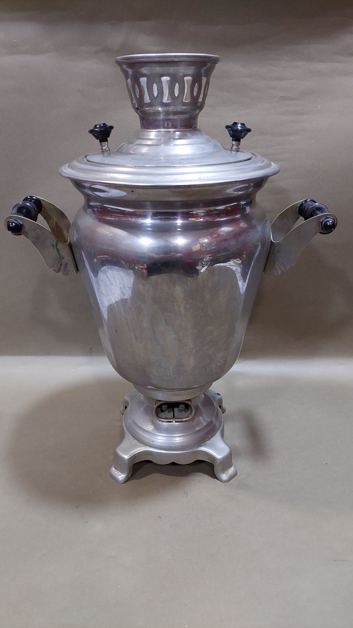 samovar, chrome plated samovar. bronze samovar in chrome. electric samovar. . electric samovar-kettle. antique samovar from 1986.