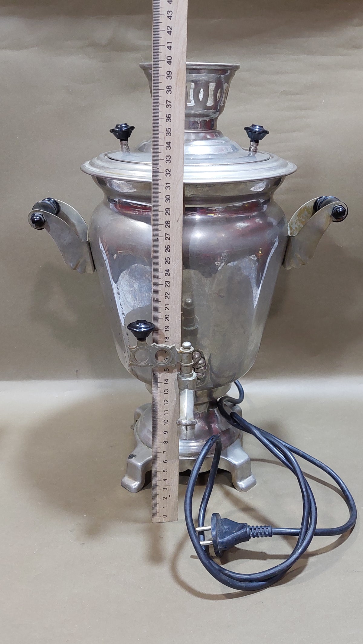 samovar, chrome plated samovar. bronze samovar in chrome. electric samovar. . electric samovar-kettle. antique samovar from 1986.
