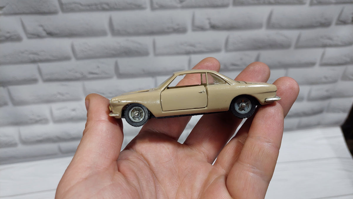 Remake of the FIAT-SIAT 1500 from the 1970s.
