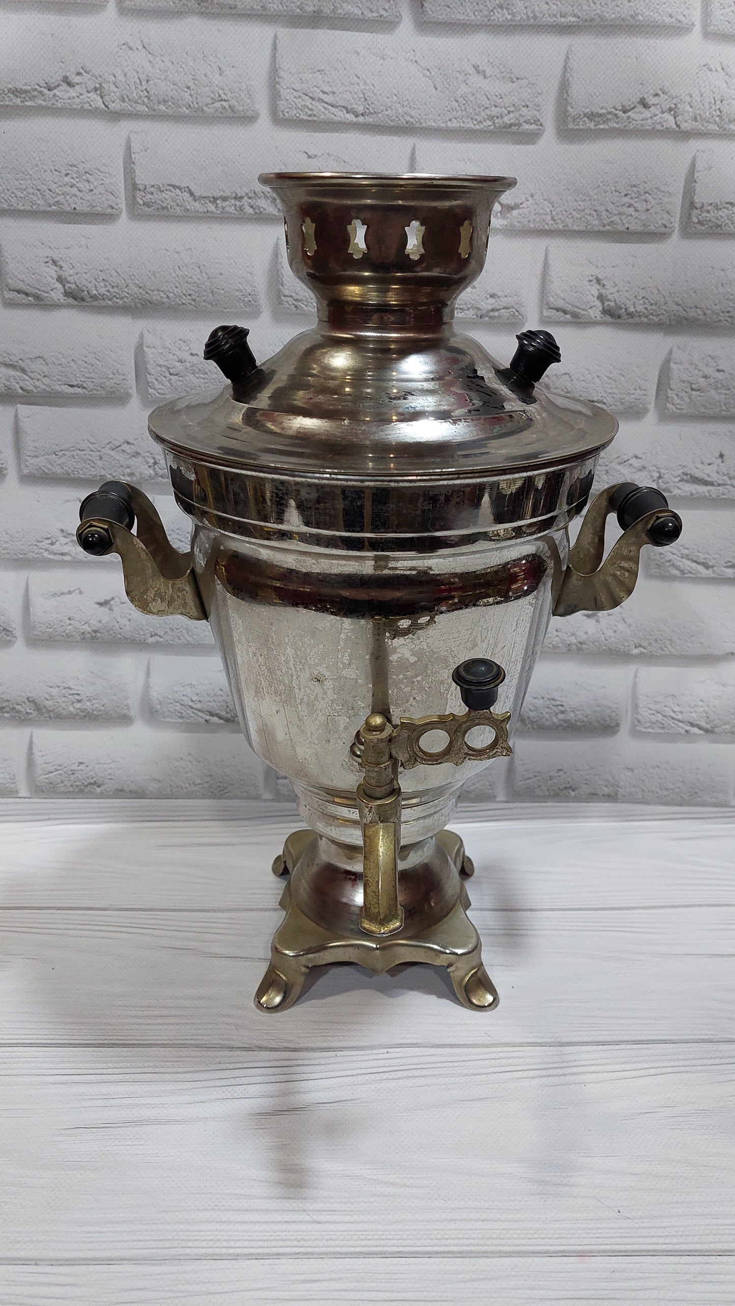 samovar, chrome plated samovar. bronze samovar in chrome. electric samovar. . electric samovar-kettle. vintage samovar 1986