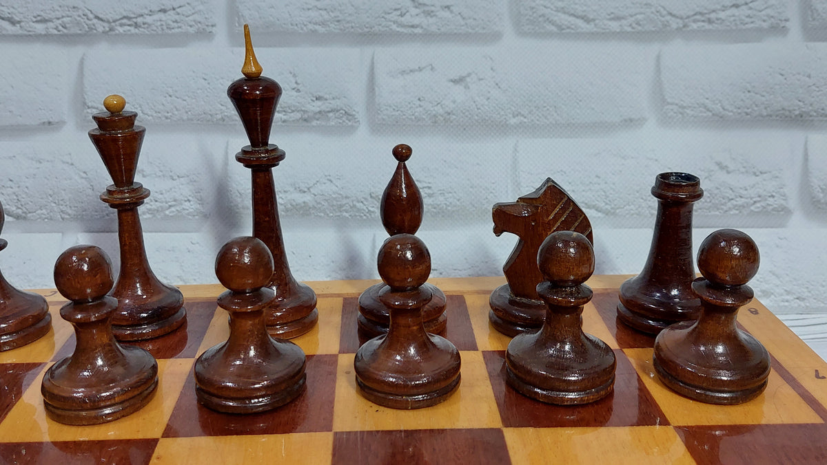 USSR Chess, Soviet Chess, Wooden Chess, Antique Chess Pieces, Russian Chess from the 1970s.