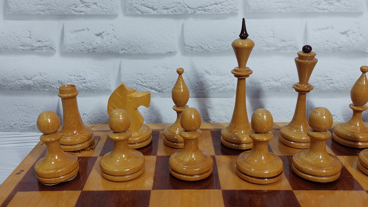 USSR Chess, Soviet Chess, Wooden Chess, Antique Chess Pieces, Russian Chess from the 1970s.