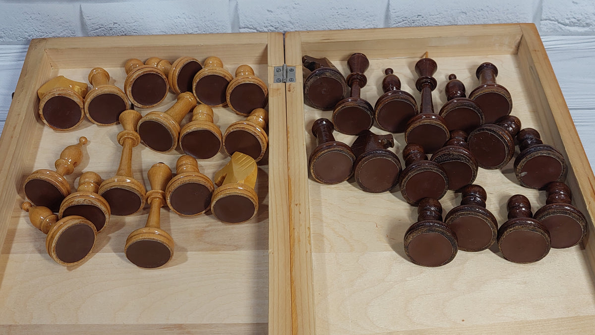 USSR Chess, Soviet Chess, Wooden Chess, Antique Chess Pieces, Russian Chess from the 1970s.
