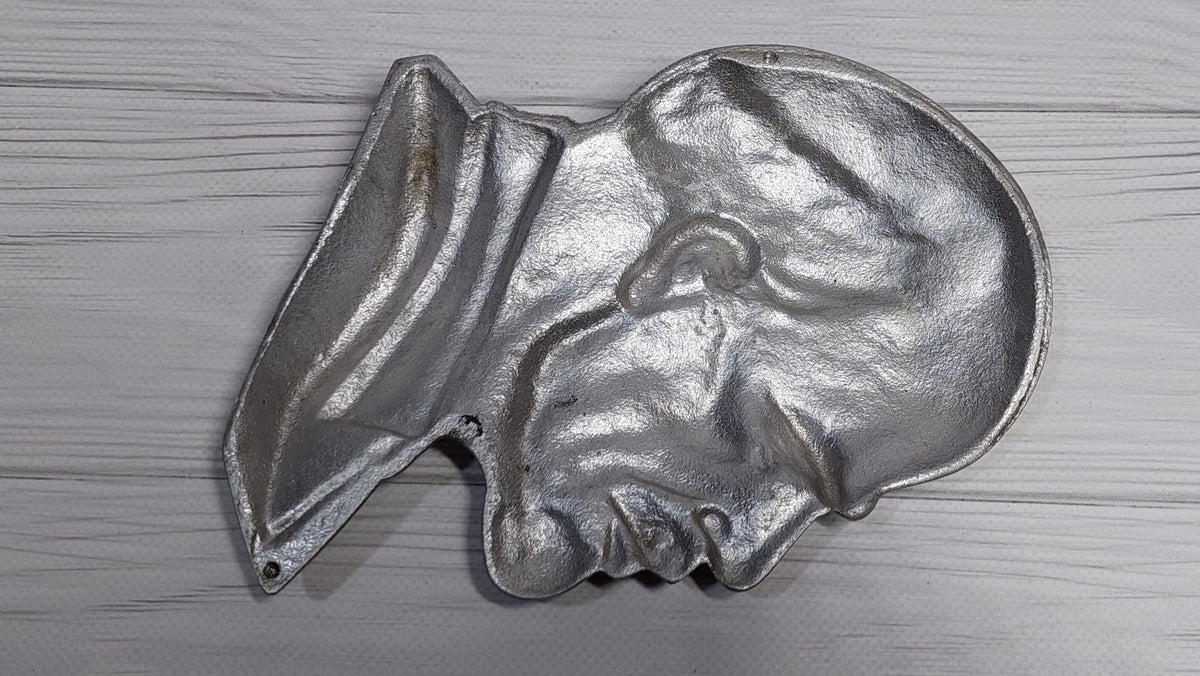 bas-relief Lenin.