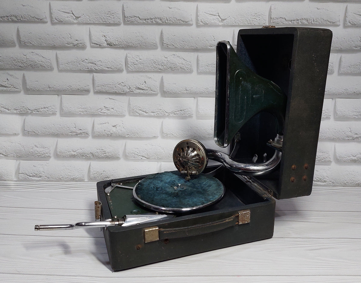 Gramophone Northern Press Leningrad, travel gramophone, small.