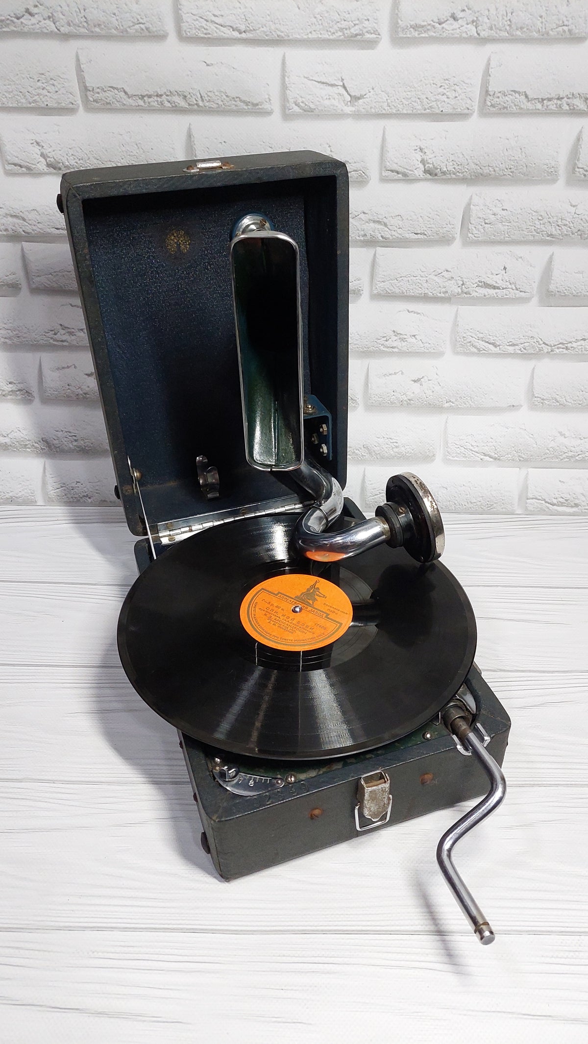 Gramophone Northern Press Leningrad, travel gramophone, small.