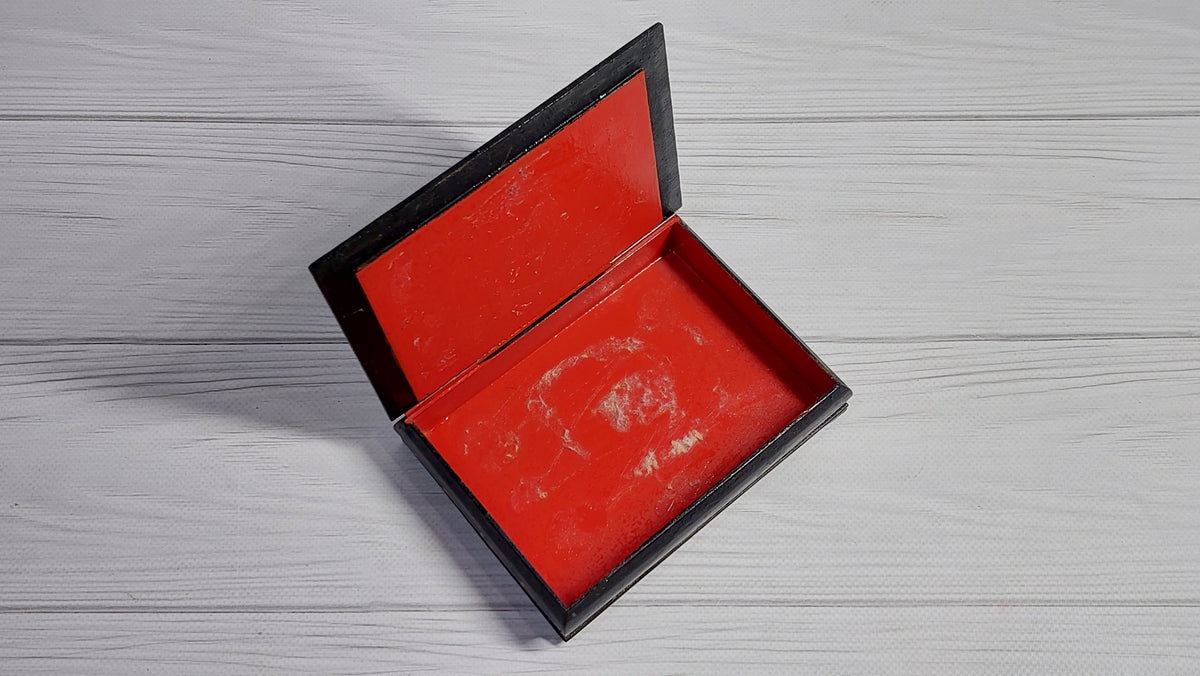 Vintage papier-mâché lacquer box.