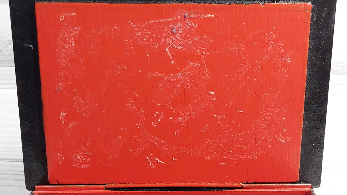 Vintage papier-mâché lacquer box.