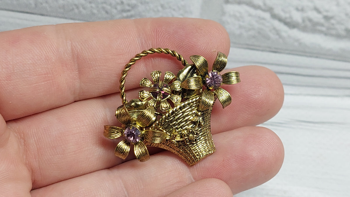 Vintage Brooch BASKET