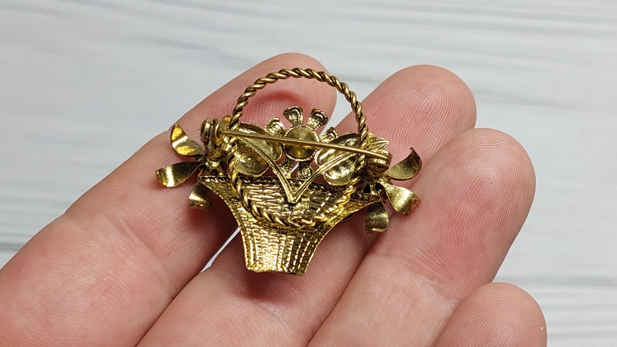 Vintage Brooch BASKET