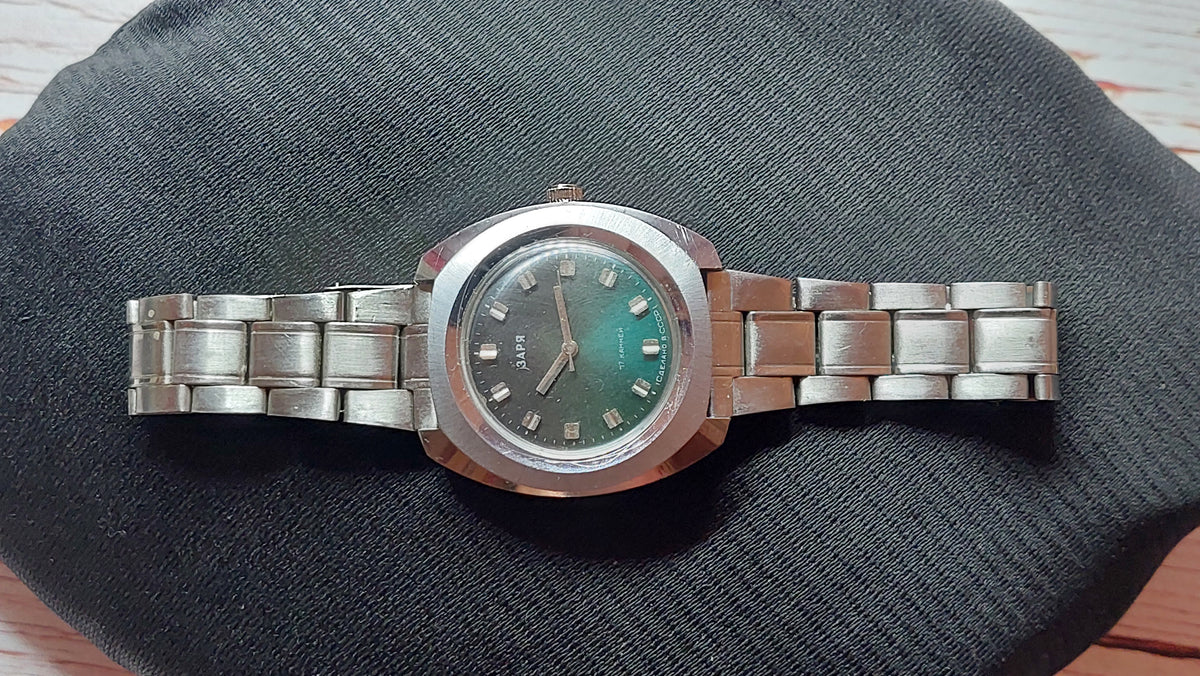 Soviet vintage watch ZARYA watches mechanical mechanical watches USSR.