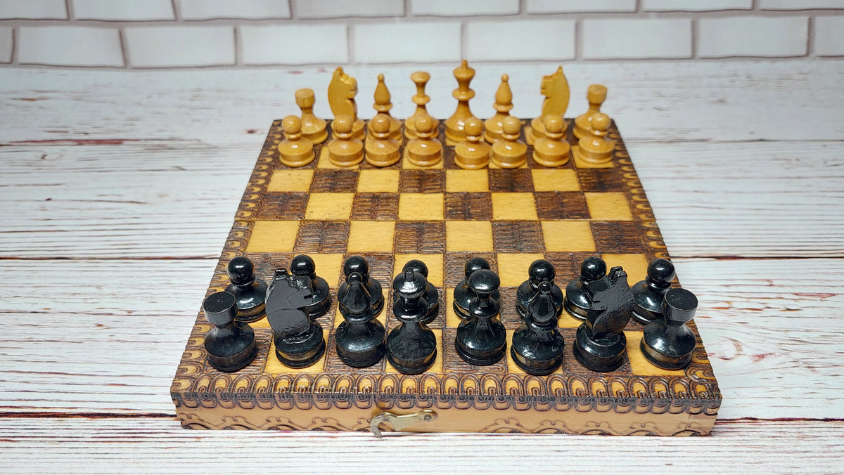 Soviet wooden chess made in the 70s, in very good condition.