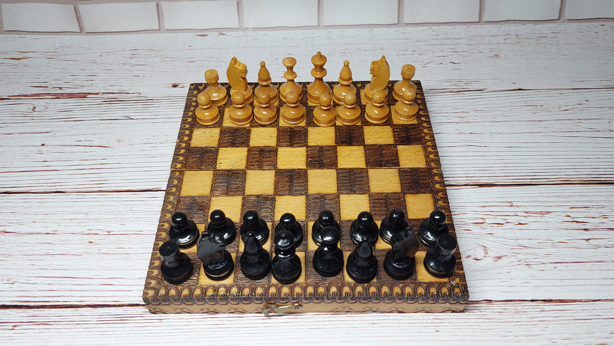 Soviet wooden chess made in the 70s, in very good condition.