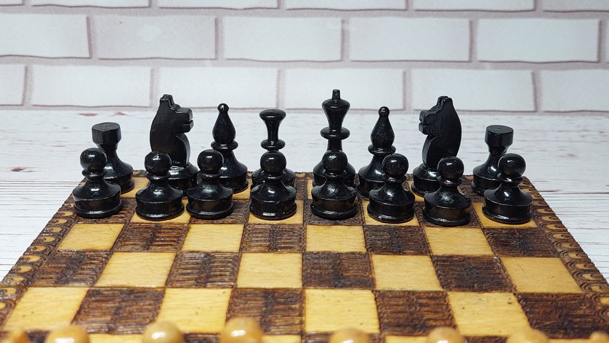 Soviet wooden chess made in the 70s, in very good condition.
