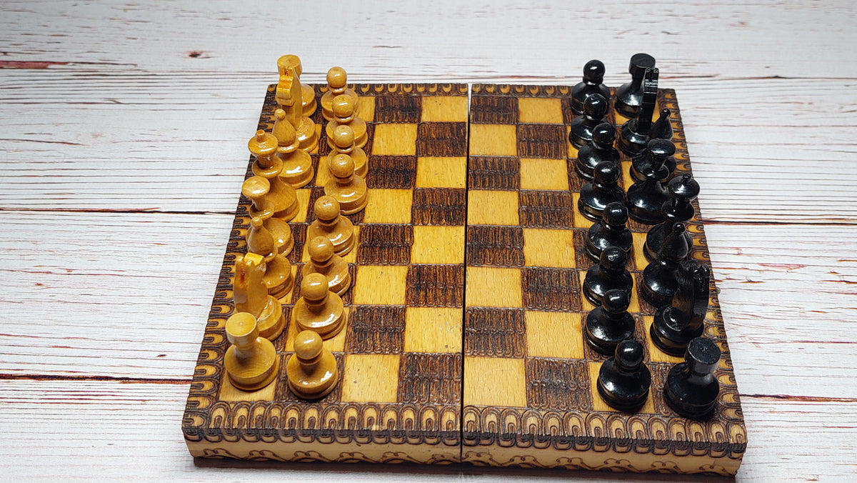 Soviet wooden chess made in the 70s, in very good condition.