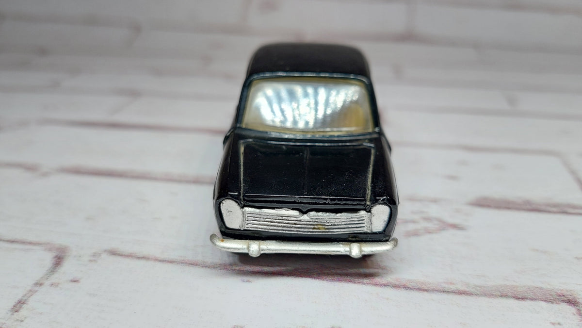 Collectible car 1/43 1970s innocenti morris im3